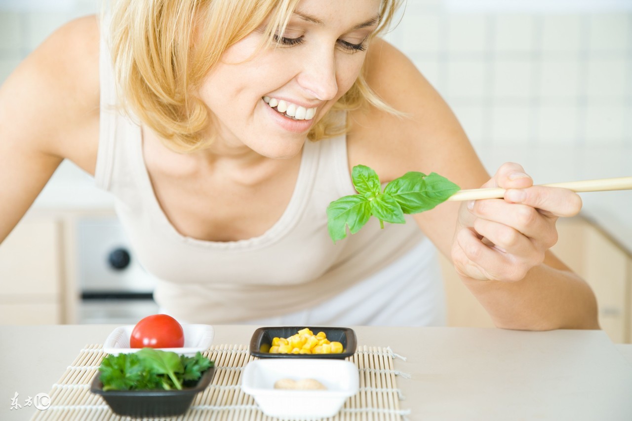 经期可以吃面条吗,经期可以吃酸菜泡面吗