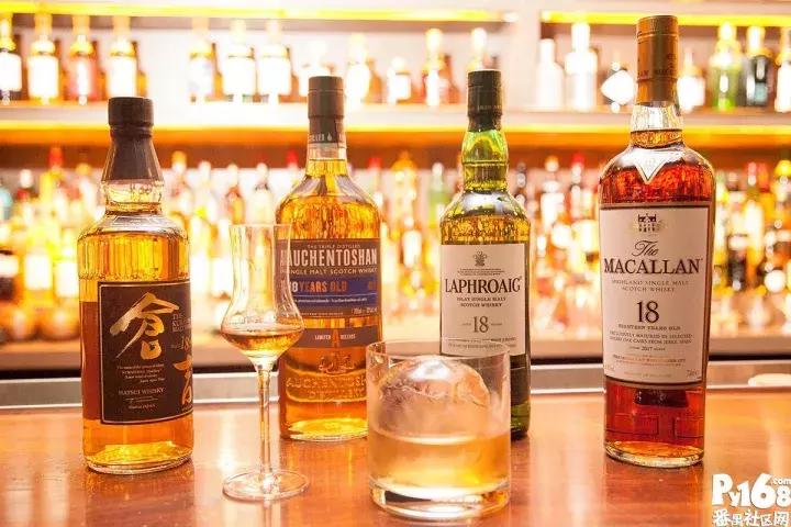 一间bar,一间轻奢型的咖啡馆