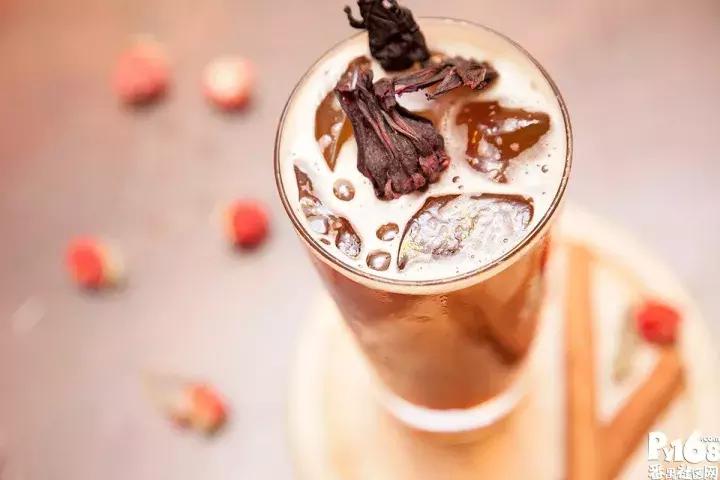 一间bar,一间轻奢型的咖啡馆