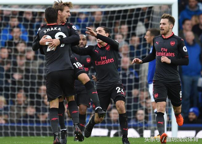 桑切斯阿森纳16-17,利物浦vs阿森纳厄齐尔