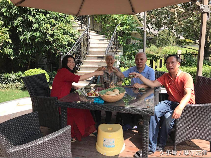 他把单片机卖到亚洲第一，还顺带写了50本高校热捧电子教材！