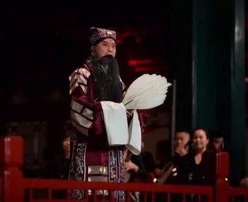 都告诉你们别把故宫挤爆了你们还是挤爆了