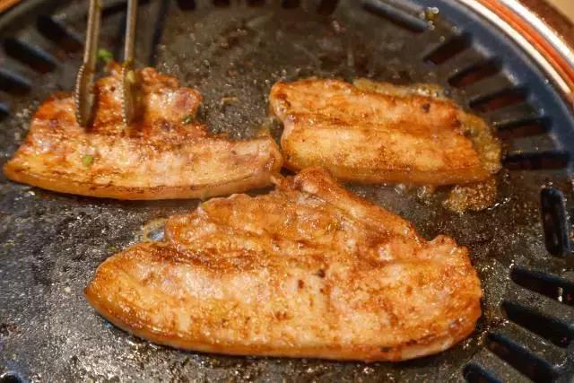 走一波，终于等到这家月销60W的人气烤肉店从市中心开到城南了！