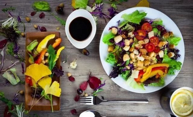 花100元，代购网红单品还是当网红店的合伙人？