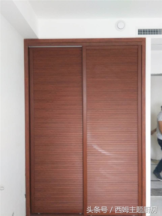 移门衣柜和手拉门衣柜哪个好,移门衣柜好还是开门衣柜好