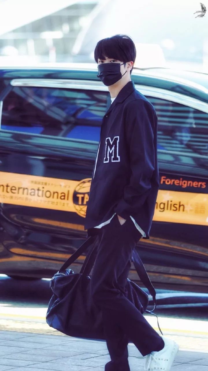 一周爱豆穿衣榜｜众爱豆扎堆首尔时装周可是他们的*服私**更好看