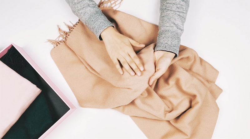 羊绒围巾怎么认真假,lv围巾真假鉴别方法