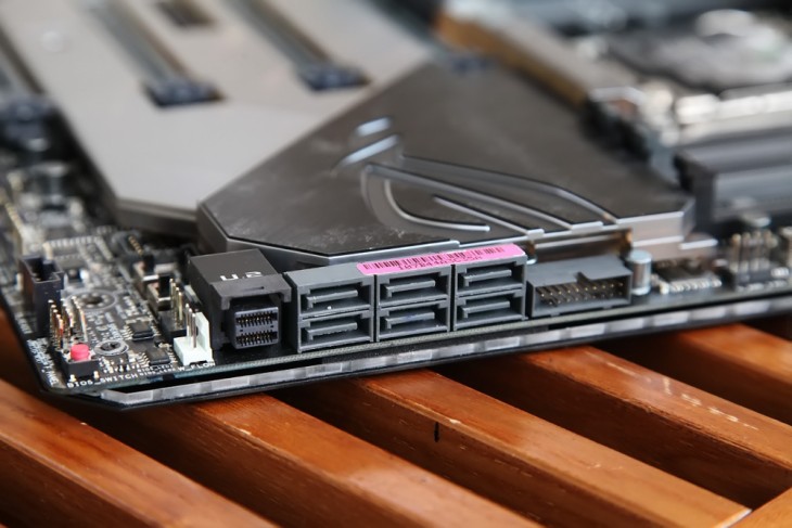 酷睿i9顶级座驾！ROGRAMPAGEVIEXTREME主板评测