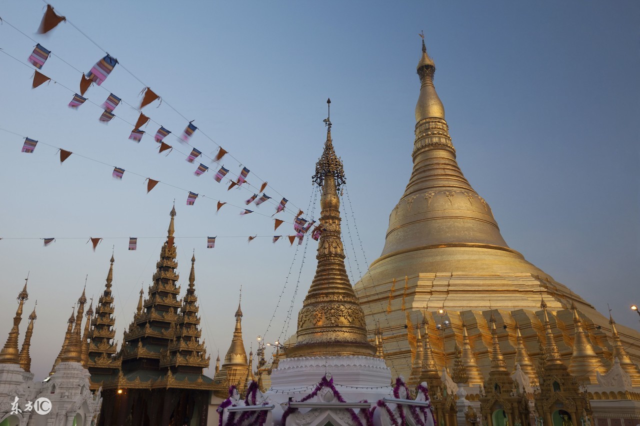缅甸的大金塔简介,缅甸仰光大金塔人