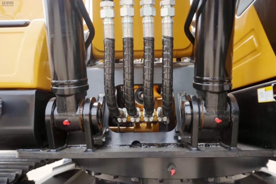 17万价差！三一SY135C对比沃尔沃EC140DL