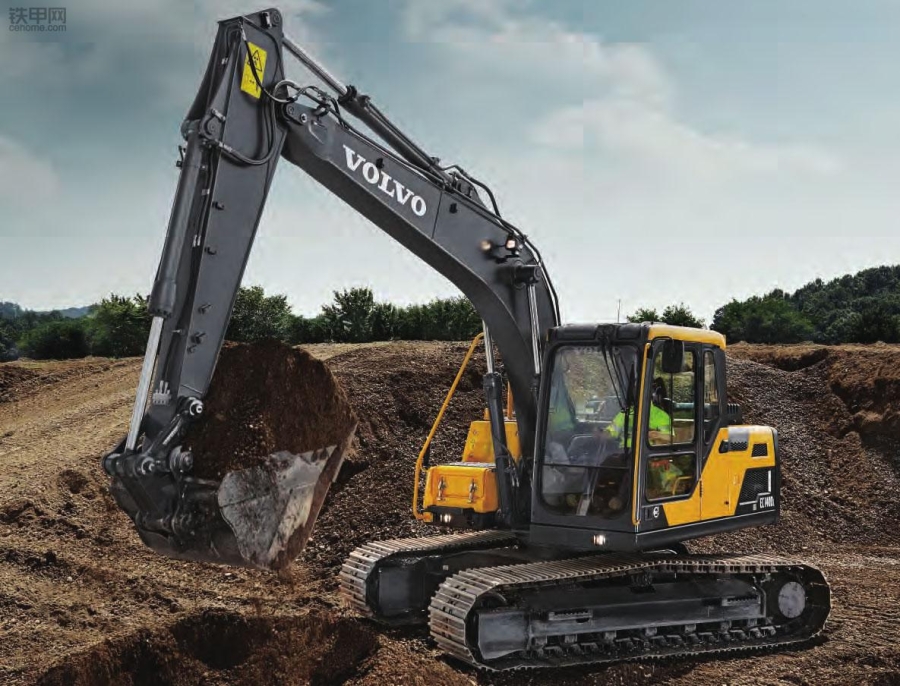 17万价差！三一SY135C对比沃尔沃EC140DL