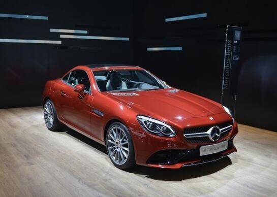 金秋红叶来袭,你的硬顶敞篷小跑准备好了吗?