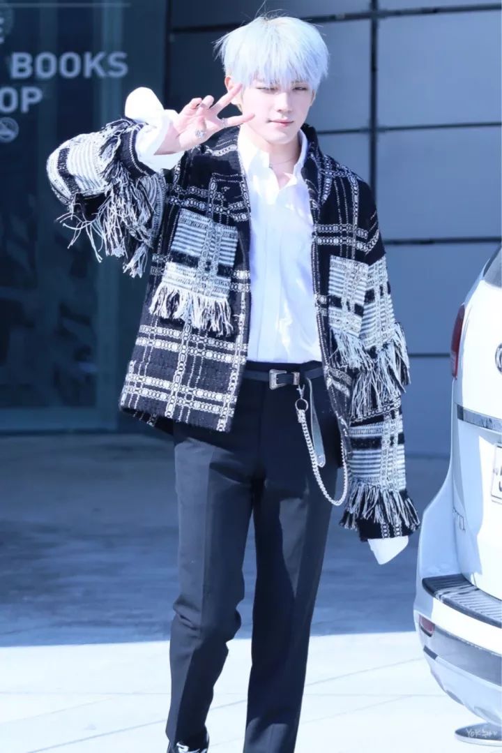 一周爱豆穿衣榜｜众爱豆扎堆首尔时装周可是他们的*服私**更好看