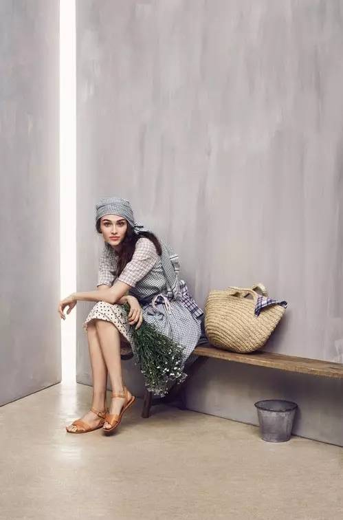 为什么说优衣库越来越懂得朋友圈生存之道？