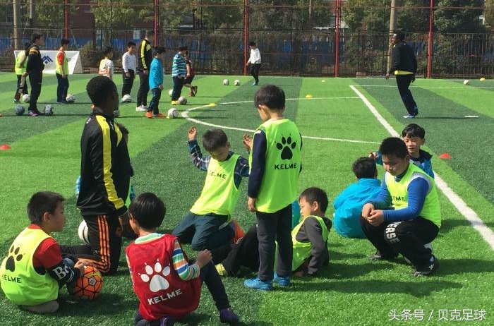 想把小孩送去踢球,想送孩子去塞尔维亚踢球