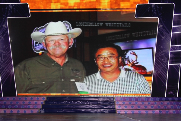 驾起“鹿车”闯天下，从一个偏僻山村大学生到如今身价过亿