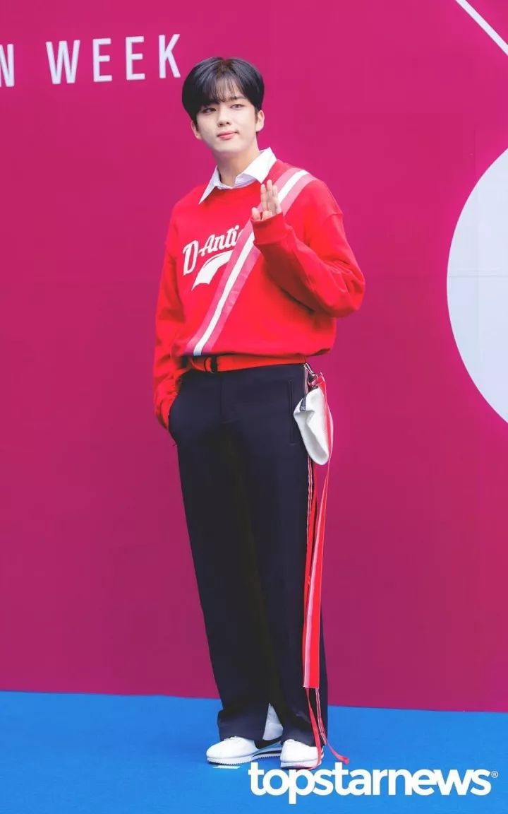 一周爱豆穿衣榜｜众爱豆扎堆首尔时装周可是他们的*服私**更好看