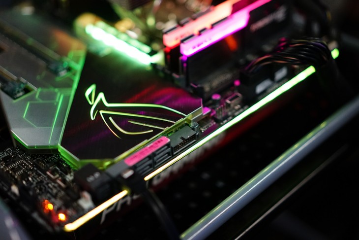 酷睿i9顶级座驾！ROGRAMPAGEVIEXTREME主板评测