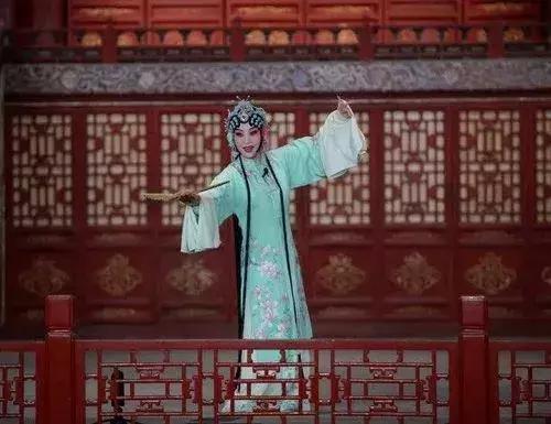 都告诉你们别把故宫挤爆了你们还是挤爆了