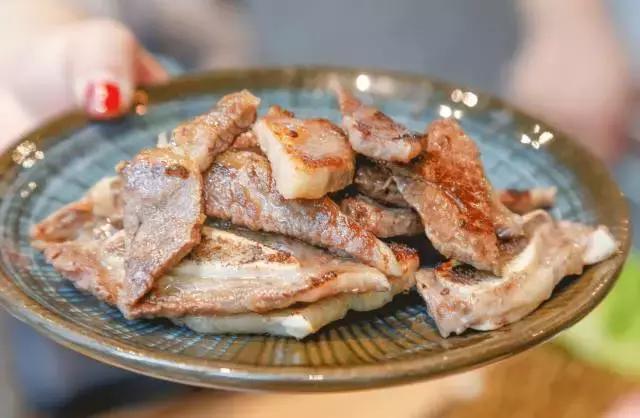 走一波，终于等到这家月销60W的人气烤肉店从市中心开到城南了！