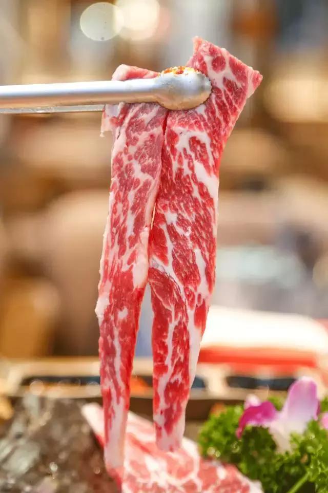 走一波，终于等到这家月销60W的人气烤肉店从市中心开到城南了！