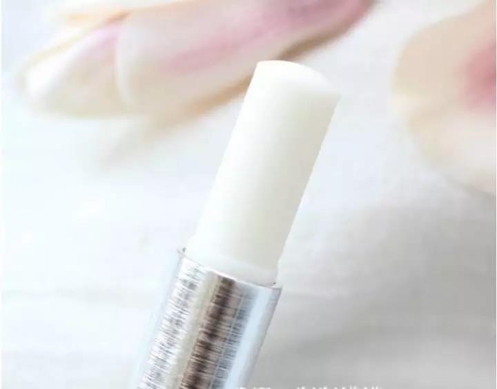 用什么保湿护唇膏好用又实惠,最遮唇色的护唇膏推荐