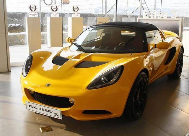 金秋红叶来袭,你的硬顶敞篷小跑准备好了吗?