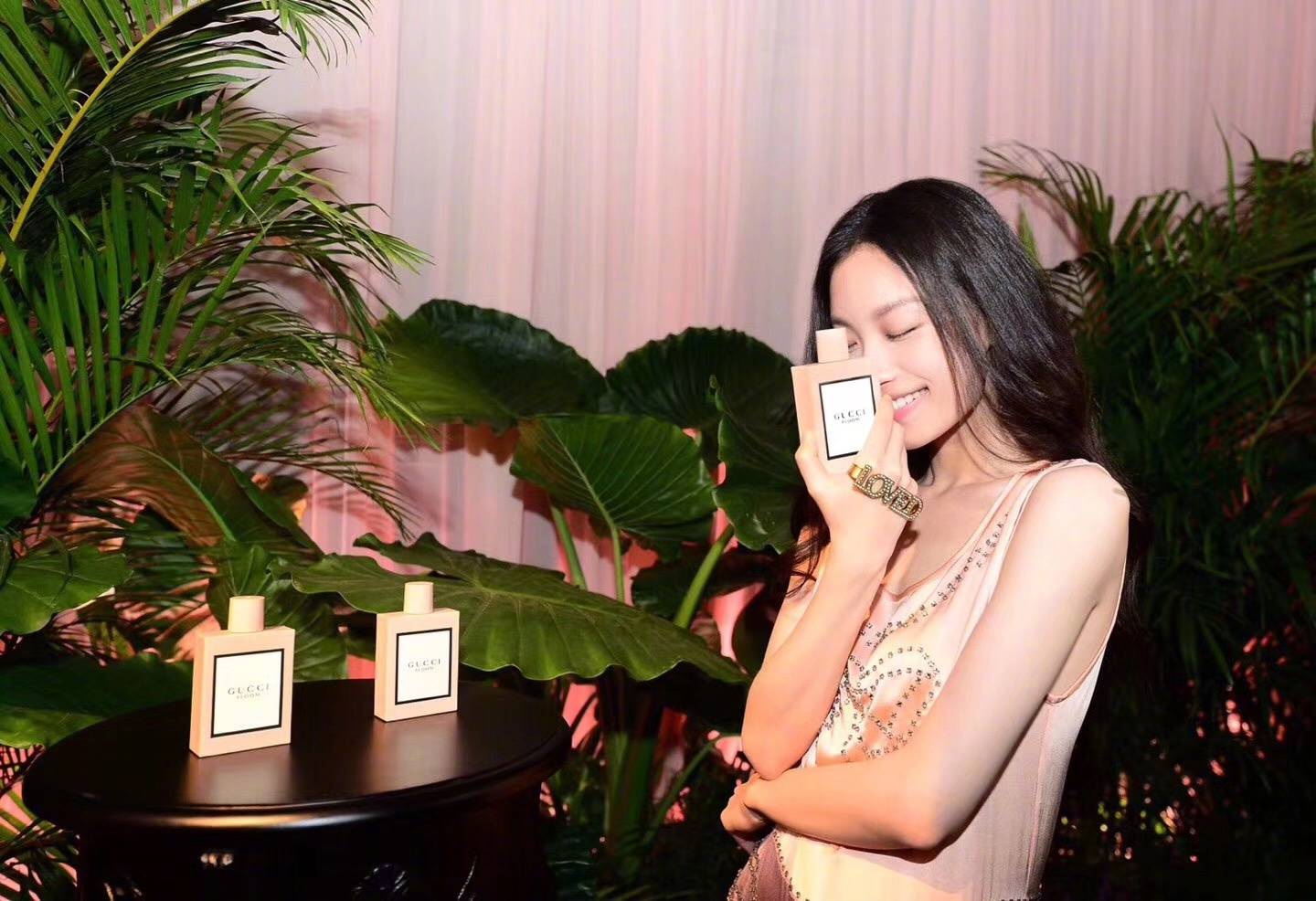 gucci最新款倪妮广告款,倪妮代言gucci穿搭