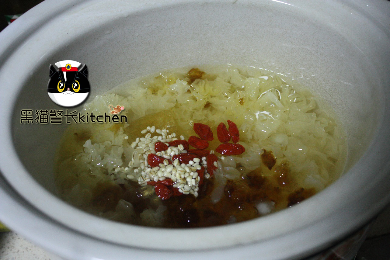 秋天怎么吃银耳有营养,秋天多吃银耳的好处与坏处