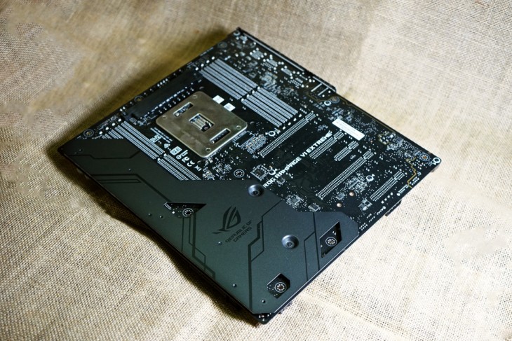 酷睿i9顶级座驾！ROGRAMPAGEVIEXTREME主板评测