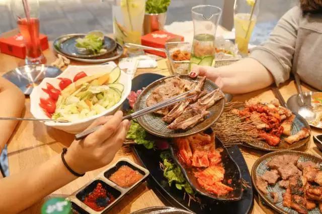 走一波，终于等到这家月销60W的人气烤肉店从市中心开到城南了！