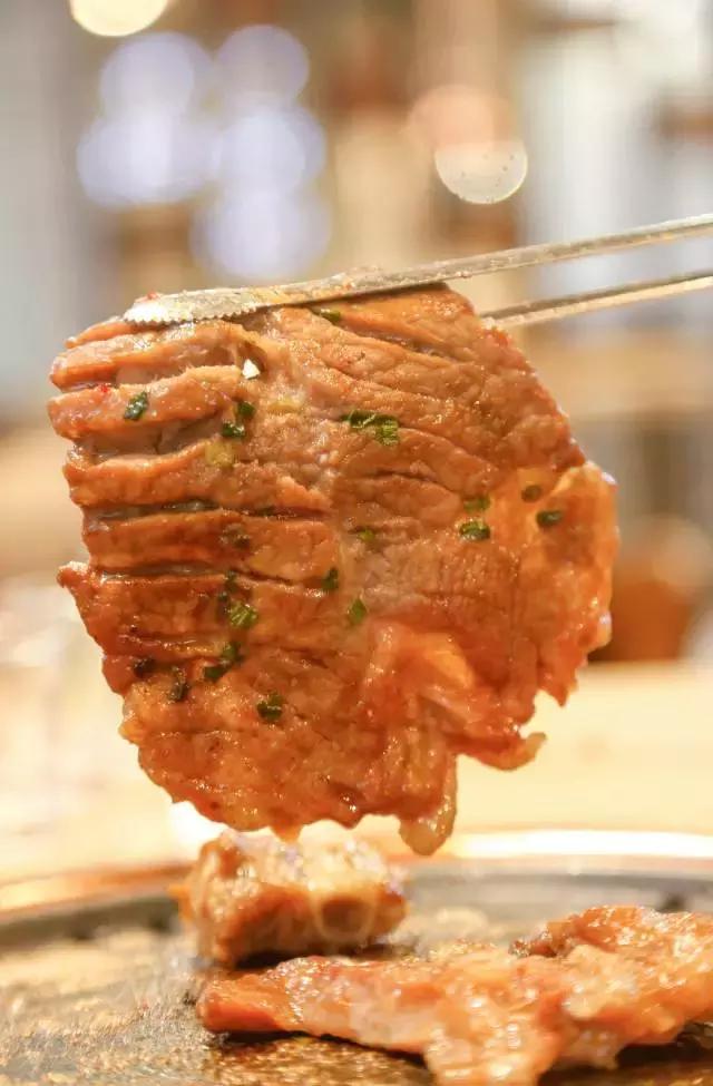 走一波，终于等到这家月销60W的人气烤肉店从市中心开到城南了！