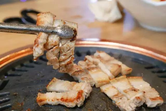 走一波，终于等到这家月销60W的人气烤肉店从市中心开到城南了！