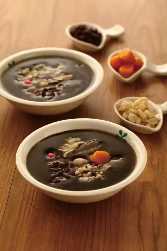 龟苓膏和凉粉和烧仙草味道的区别,烧仙草和龟苓膏和凉粉的区别在哪