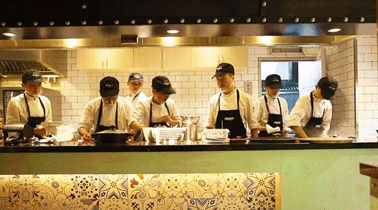 花100元，代购网红单品还是当网红店的合伙人？