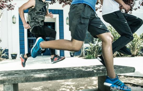 武汉首创奥特莱斯火爆场面,武汉奥特莱斯规划公示