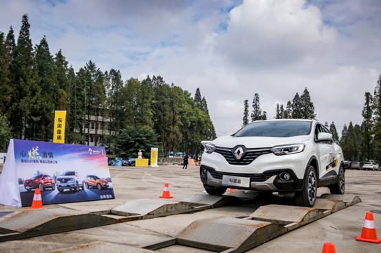 有一种激情叫燃烧,雷诺最新款梅甘娜试驾感受