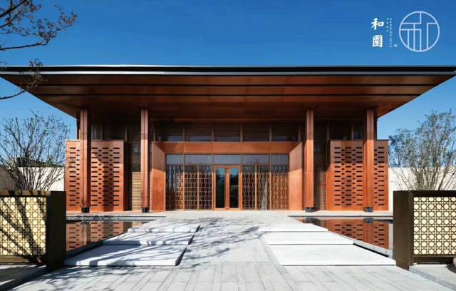 啧啧,这座豪宅有点“用力过猛”