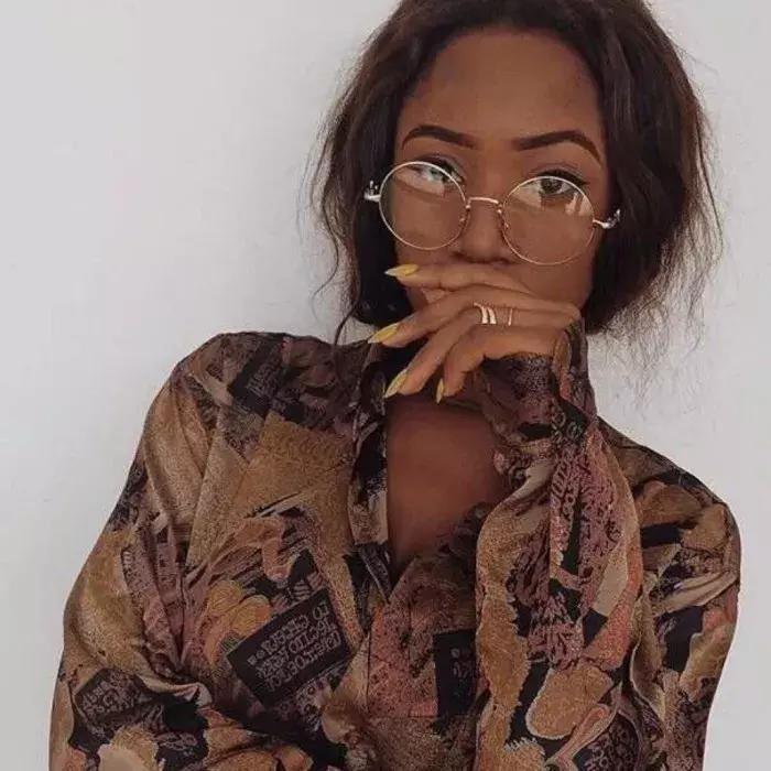 时尚的人戴什么眼镜好,时髦的人都在穿些啥