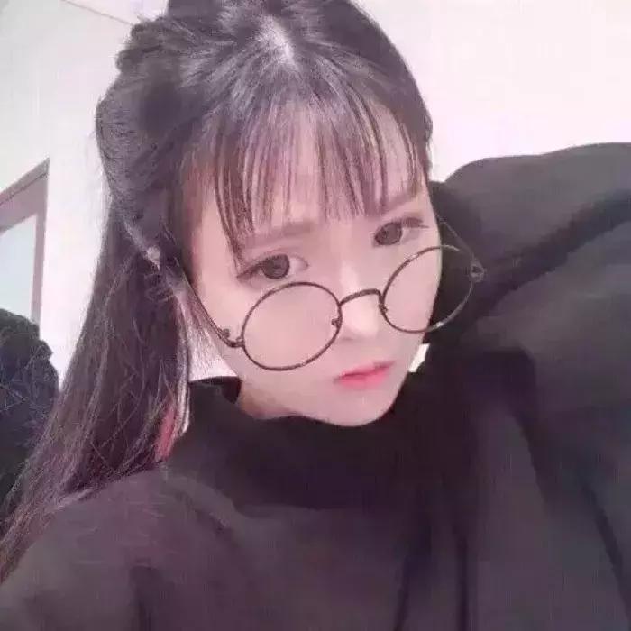 时尚的人戴什么眼镜好,时髦的人都在穿些啥