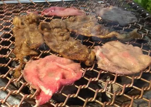 吃烤肉的正确方式攻略,烤肉店烤肉的正确吃法
