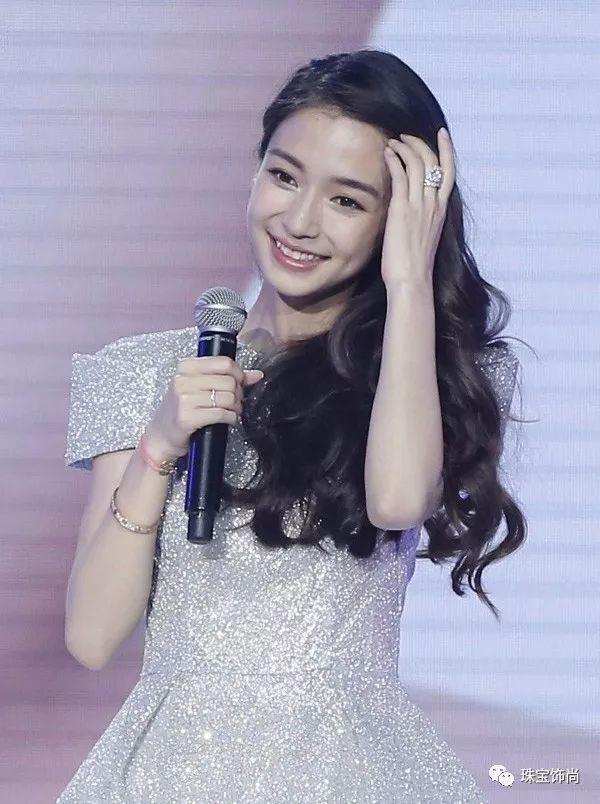 从婚前公主，到婚后女王，baby一直用珠宝承载着美妙的爱情！