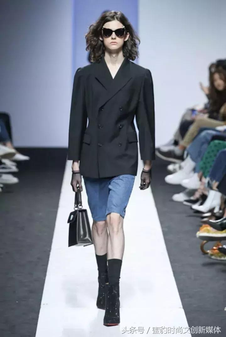 蜜豹时装周2018春夏首尔,首尔时装周pushbutton女装秀场