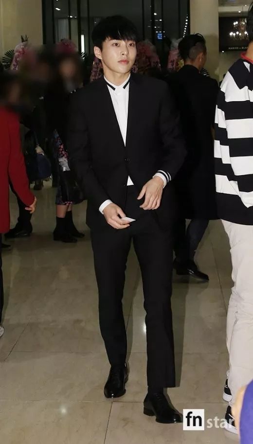 一周爱豆穿衣榜｜众爱豆扎堆首尔时装周可是他们的*服私**更好看