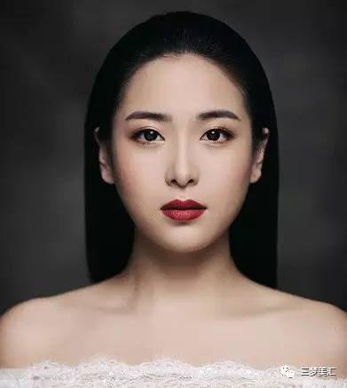 画眉毛用眉笔还是眉粉好,新手多久可以熟练学会画眉毛