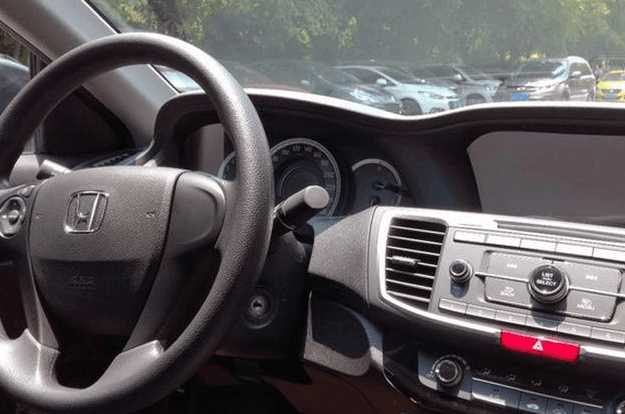 十代雅阁跟十代半雅阁减配的地方,偶遇雅阁