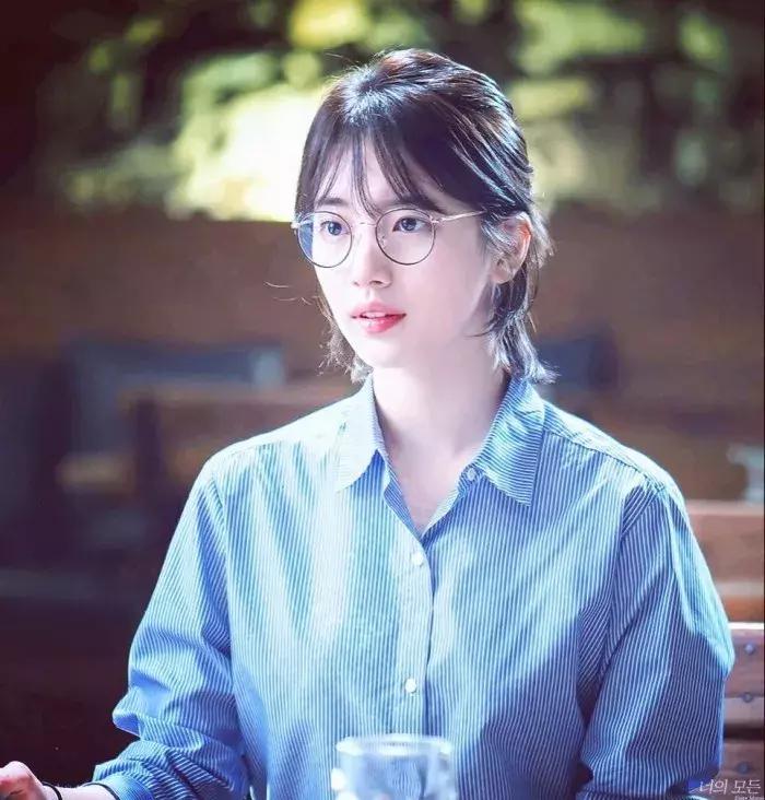 时尚的人戴什么眼镜好,时髦的人都在穿些啥