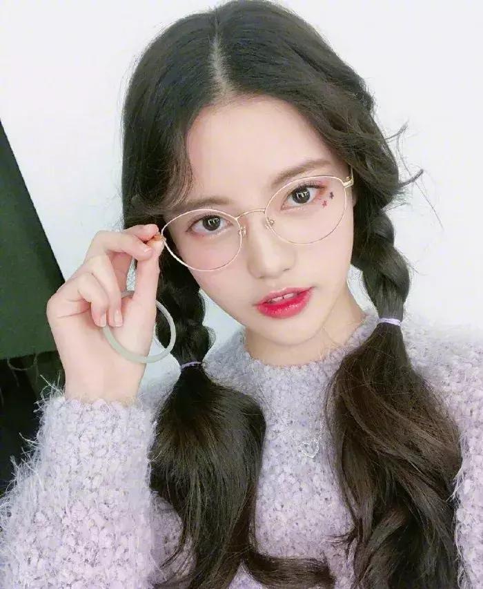 时尚的人戴什么眼镜好,时髦的人都在穿些啥
