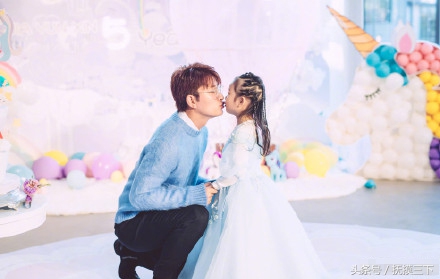 贾乃亮李小璐为甜馨过8岁生日,李小璐甜馨王诗龄