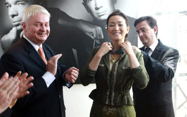 当年巩俐有多惊艳出道即成名,巩俐成名作品